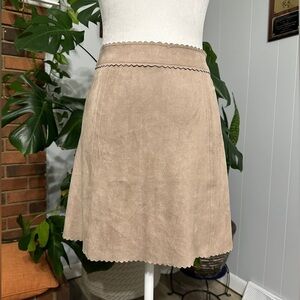 🛍️attart State  stretch  Suede looking mini skirt ( lightweight) Size L